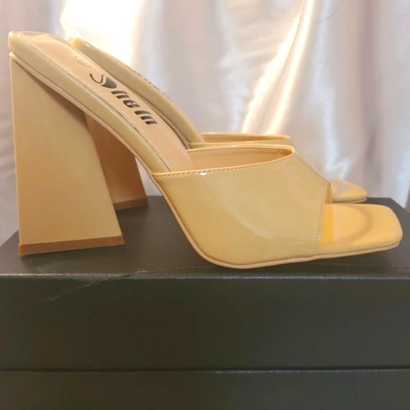 SHEIN Shoes - Beige Patent Leather Pyramid Block Heels Mules By Shein